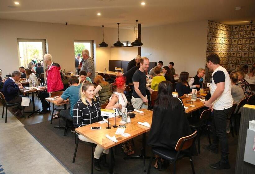 هاستل The Cally