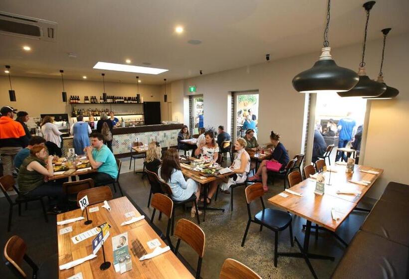 هاستل The Cally