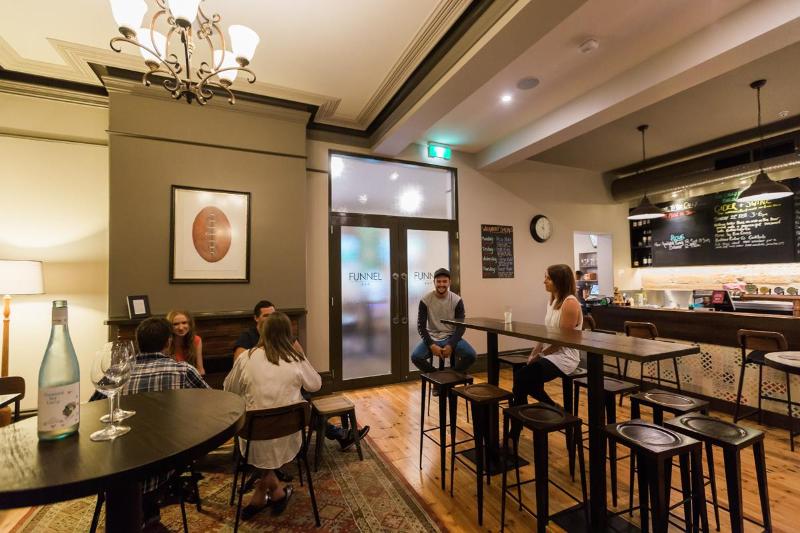 هاستل The Cally