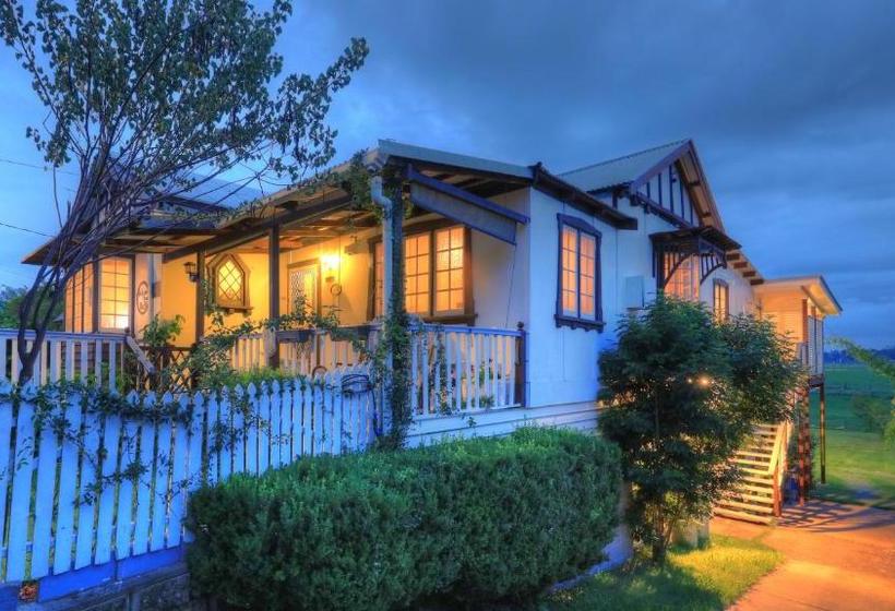 Andavine House   Bed & Breakfast