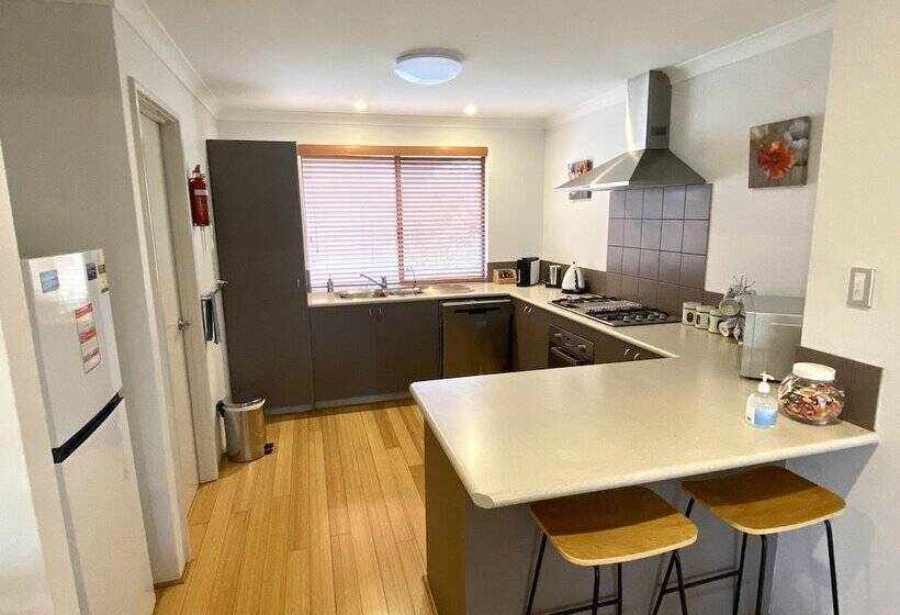 Baudins Of Busselton Bed And Breakfast   Adults Only