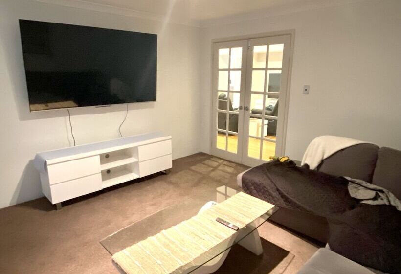 Baudins Of Busselton Bed And Breakfast   Adults Only