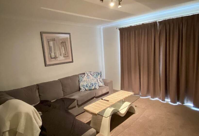 Baudins Of Busselton Bed And Breakfast   Adults Only