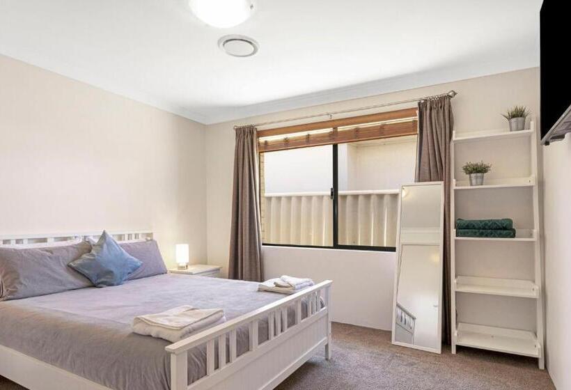 Baudins Of Busselton Bed And Breakfast   Adults Only