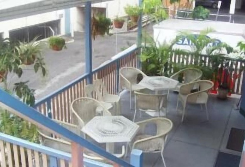 تختخواب و صبحانه Annies Shandon Inn