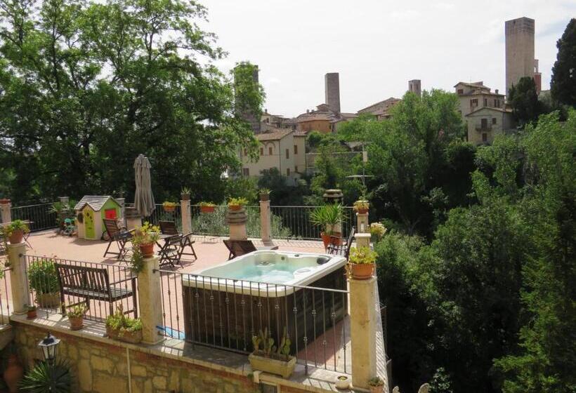 تختخواب و صبحانه Antico Borgo Piceno