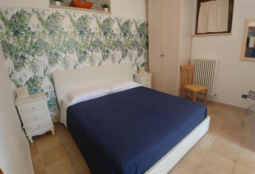 تختخواب و صبحانه Antico Borgo Piceno