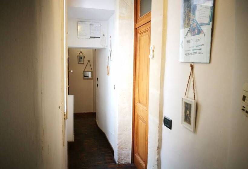 تختخواب و صبحانه Azzurretta Guest House