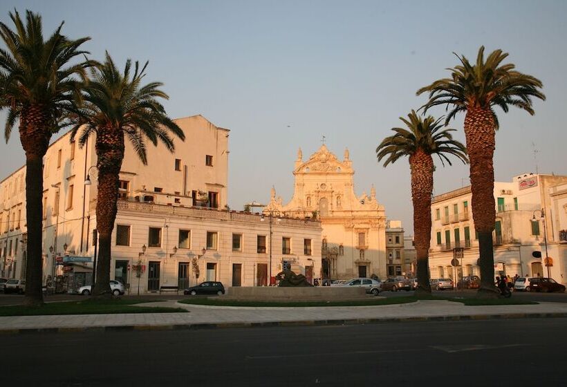 مبيت وإفطار Castello Castriota Scanderbeg