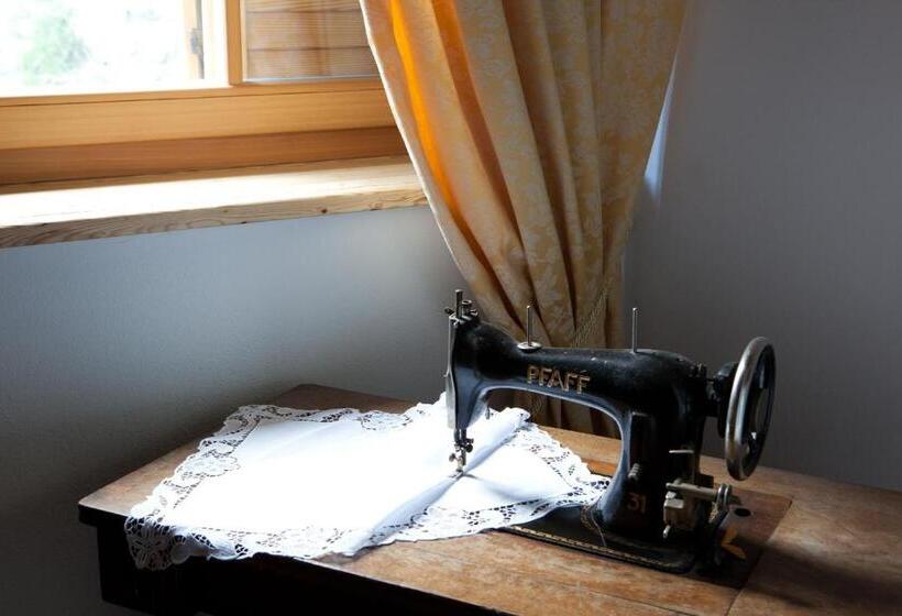 مبيت وإفطار Coronata Haus