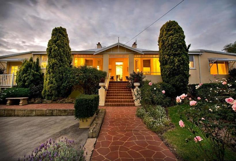 تختخواب و صبحانه Dunmoylen House