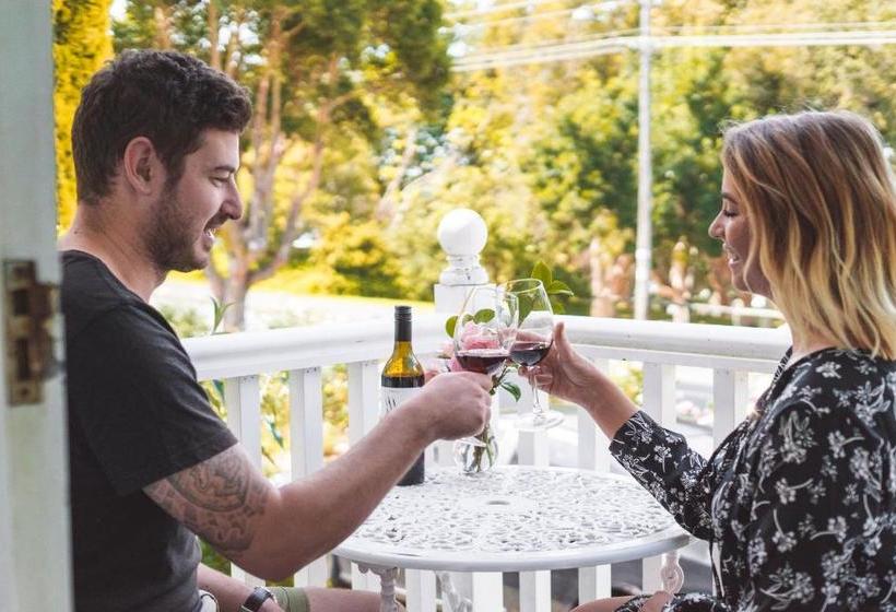 تختخواب و صبحانه Dunmoylen House