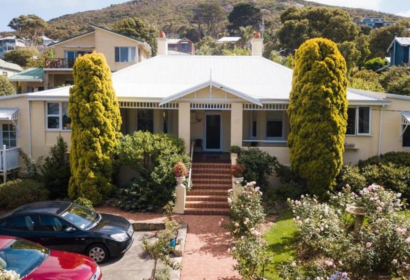 تختخواب و صبحانه Dunmoylen House