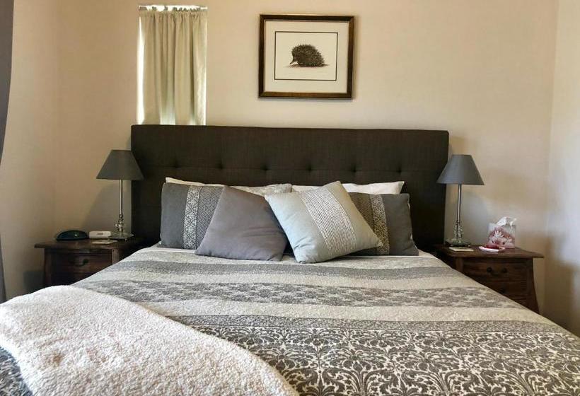 تختخواب و صبحانه Dunmoylen House