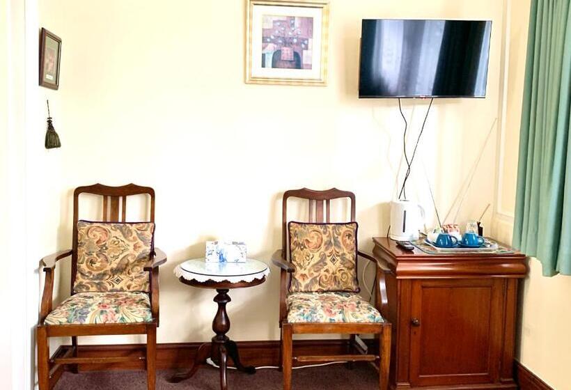 Bed and Breakfast Orana House