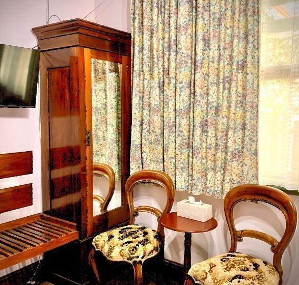 Bed and Breakfast Orana House