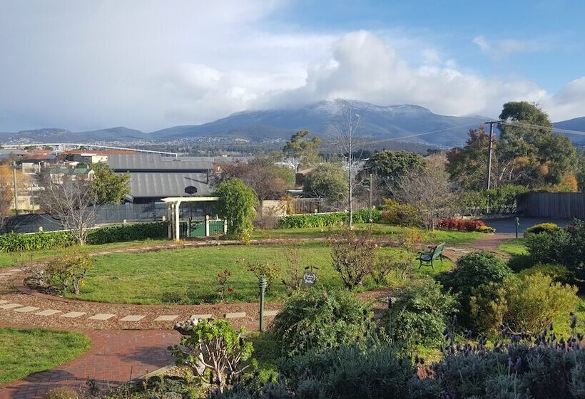 Bed and Breakfast Orana House