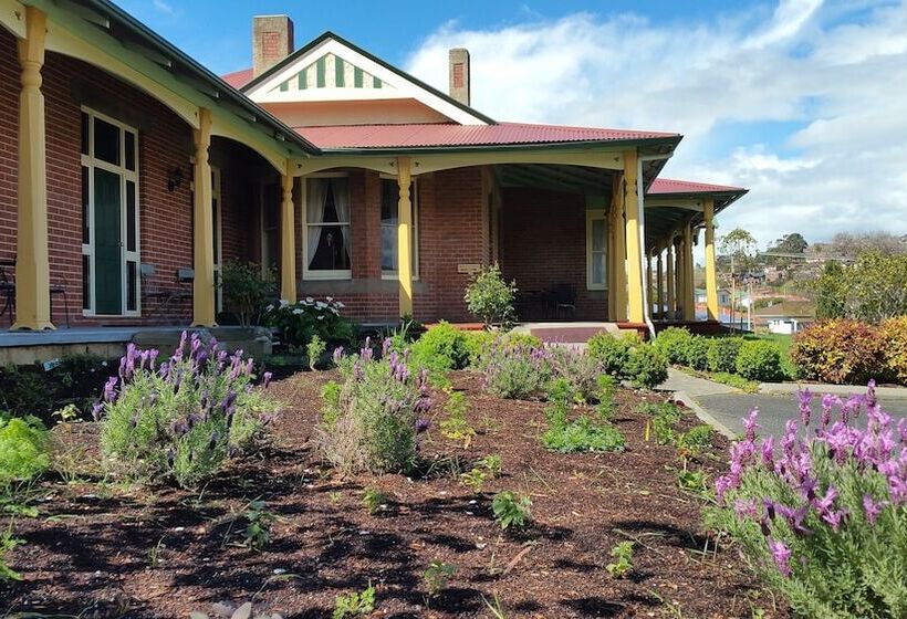 Bed and Breakfast Orana House