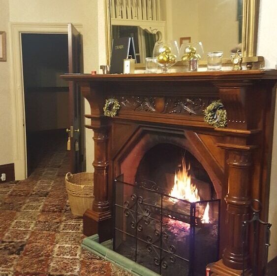 Bed and Breakfast Orana House