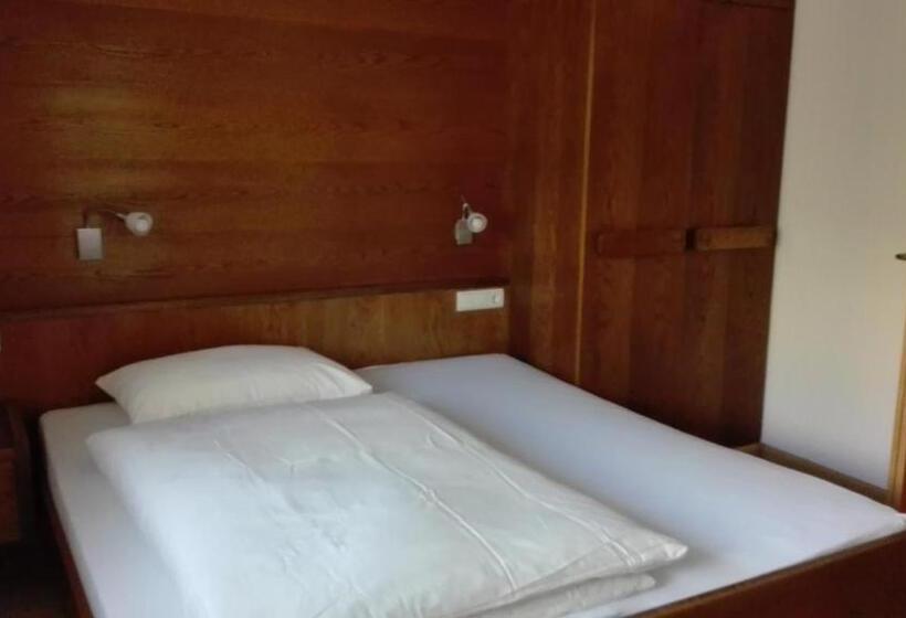 ベッドアンドブレックファースト Pensione Valbona