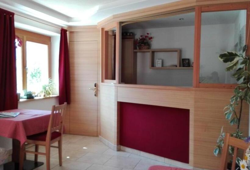 ベッドアンドブレックファースト Pensione Valbona