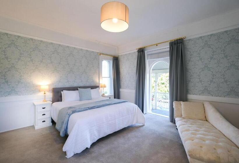 تختخواب و صبحانه Windarra On High