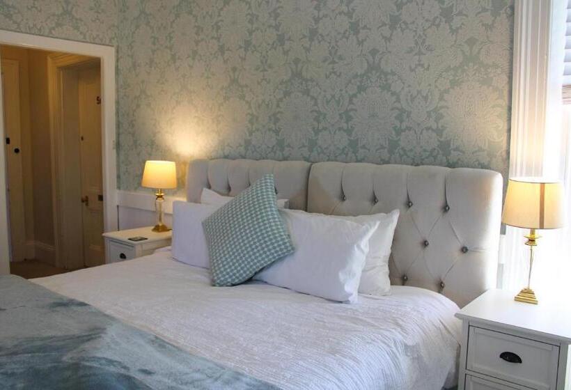 تختخواب و صبحانه Windarra On High