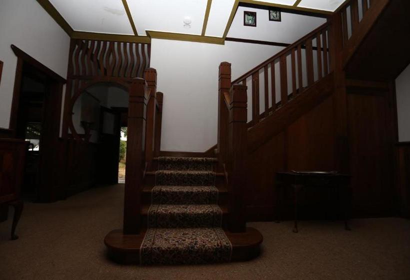 Colwyn House Bed & Breakfast & Stable Cottage