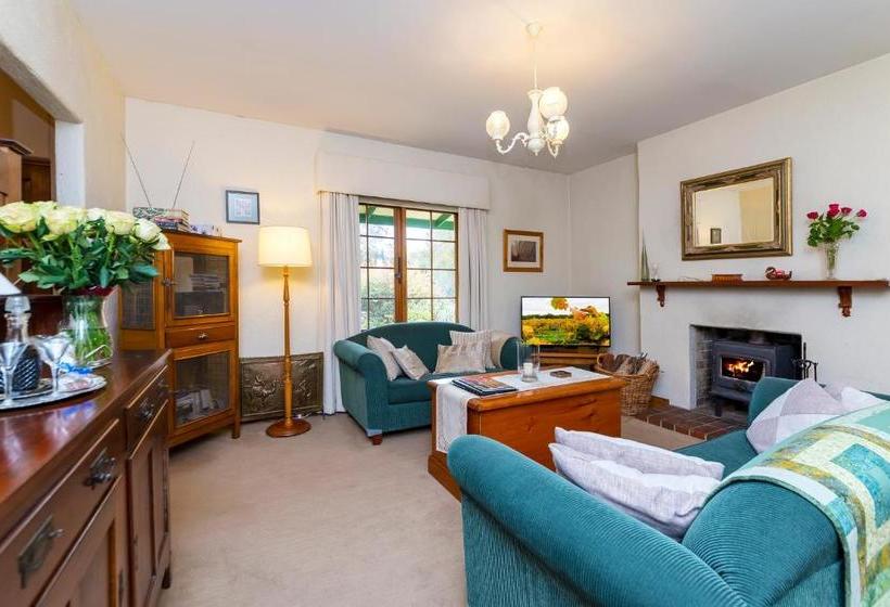 Country Pleasures Bed And Breakfast