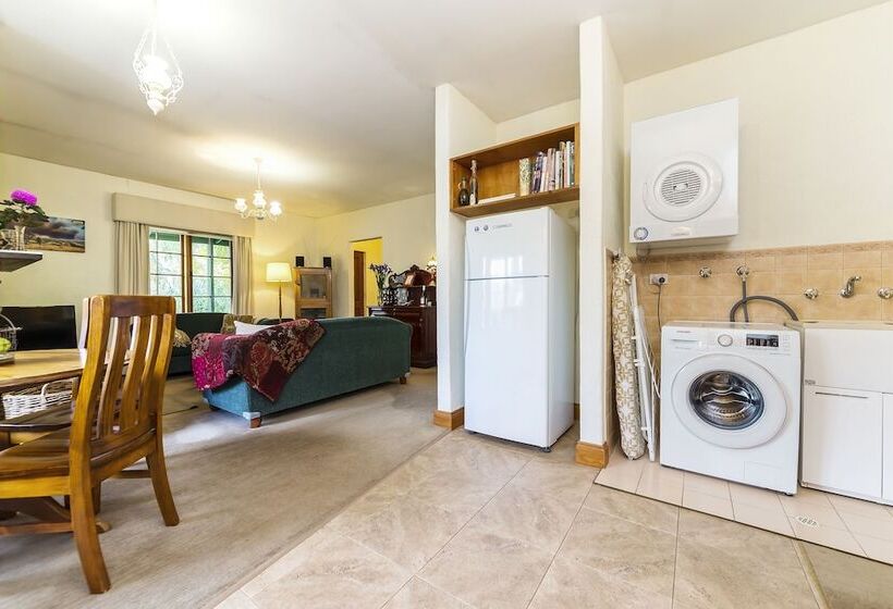 Country Pleasures Bed And Breakfast