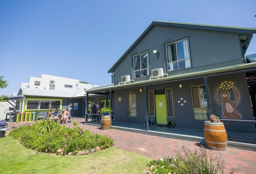 Dunsborough Beachouse Yha Hostel