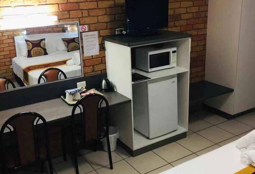 Emerald Highlands Motel