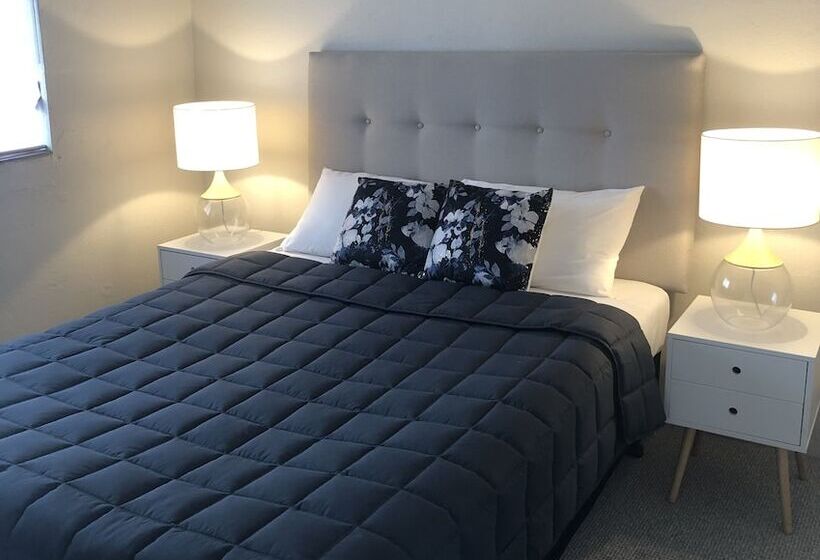 Estelle Kramer Motel