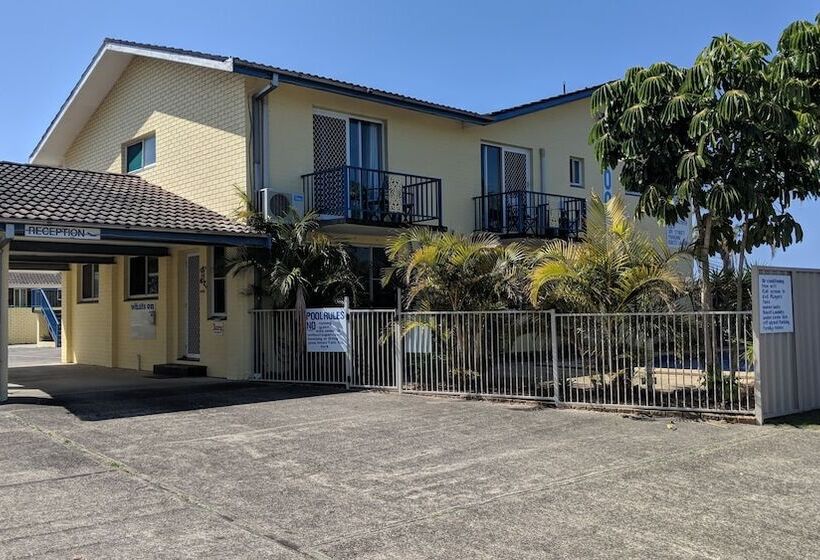 Harrington Village Motel