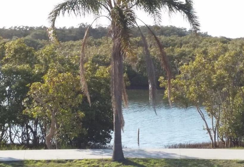 Harrington Village Motel