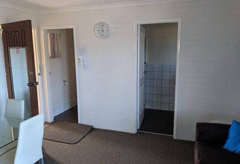 Harrington Village Motel