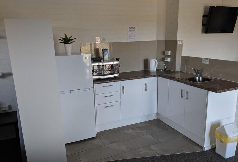 Harrington Village Motel