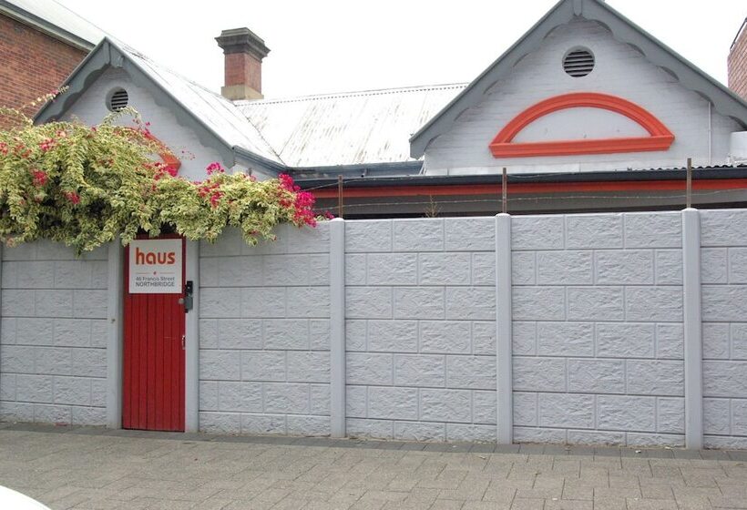 Haus Accommodation   Hostel