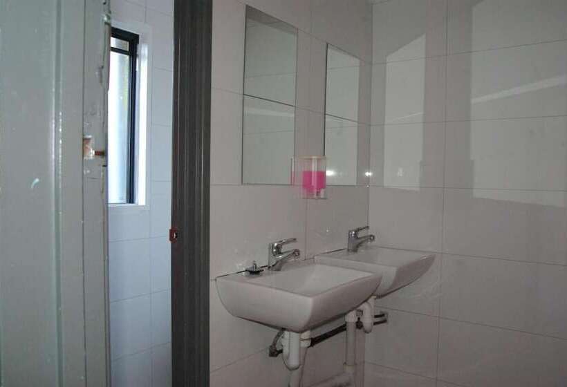 Haus Accommodation   Hostel