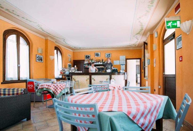 호텔 Albergo Dei Pescatori