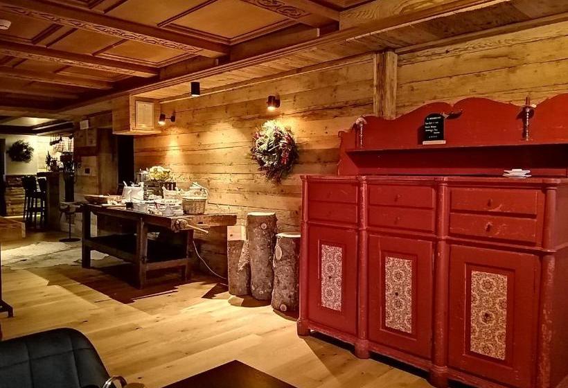 בית מלון כפרי Almhof