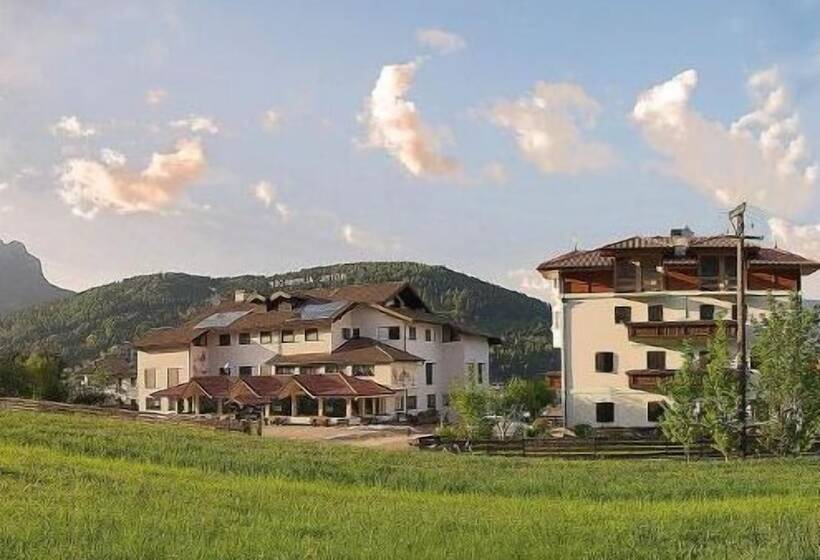 فندق Alpenrose Wellness