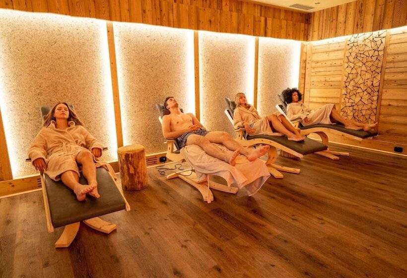 هتل Alpenrose Wellness