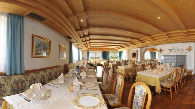 هتل Alpenrose Wellness