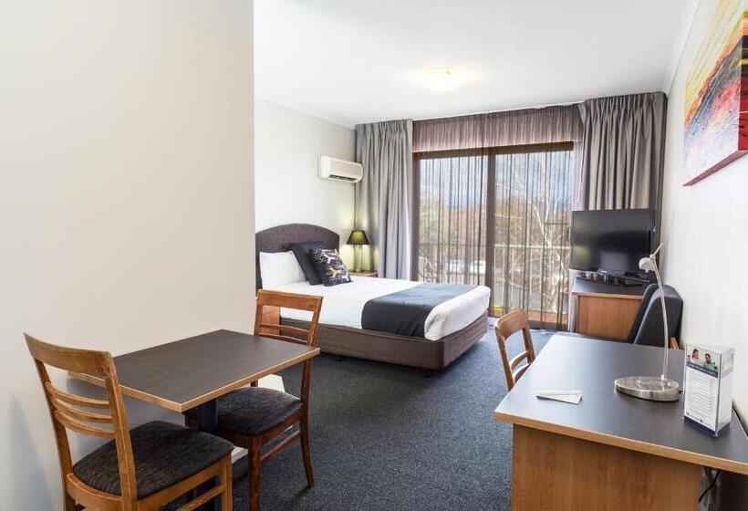 Alpha Hotel Canberra