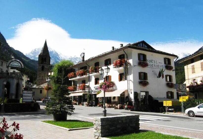 בית מלון כפרי Bucaneve