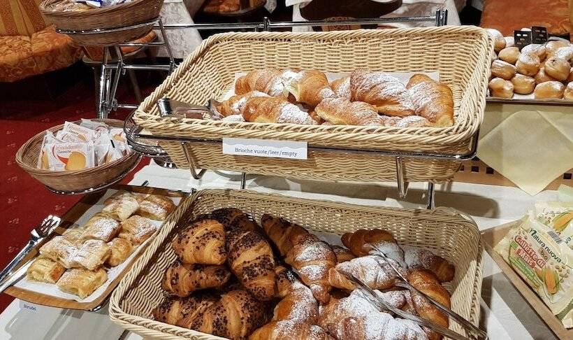 בית מלון כפרי Castel Latemar