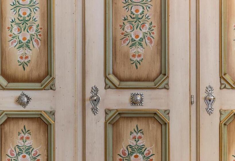 호텔 Cavallino Bianco   Weisses Roessl