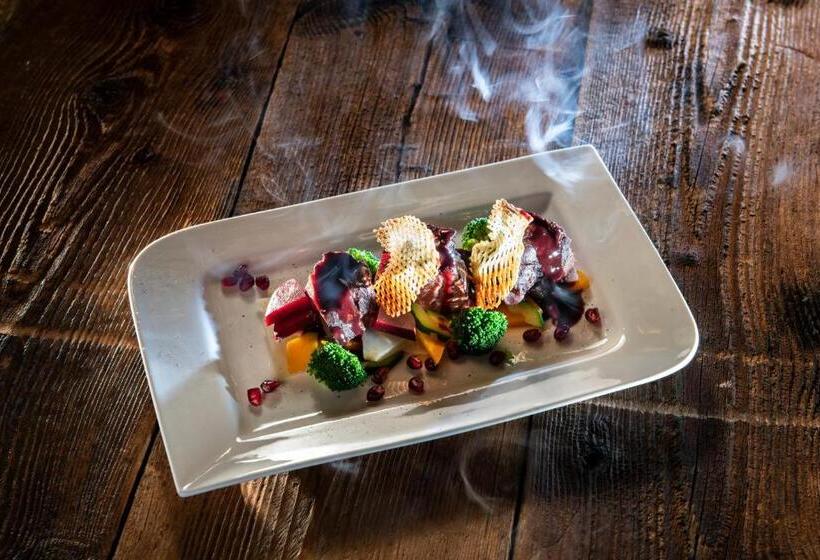 호텔 Cavallino Bianco   Weisses Roessl