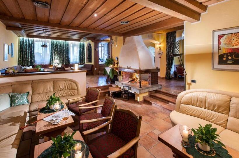 호텔 Cavallino Bianco   Weisses Roessl